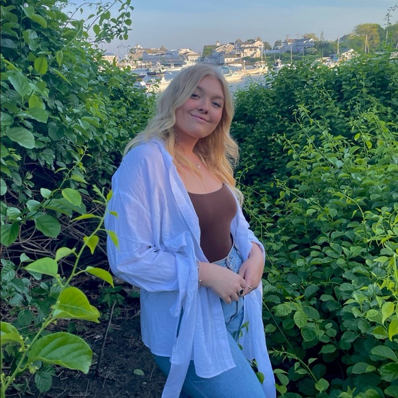 Meet your Posher, Victoria! - Picture 2 of 7